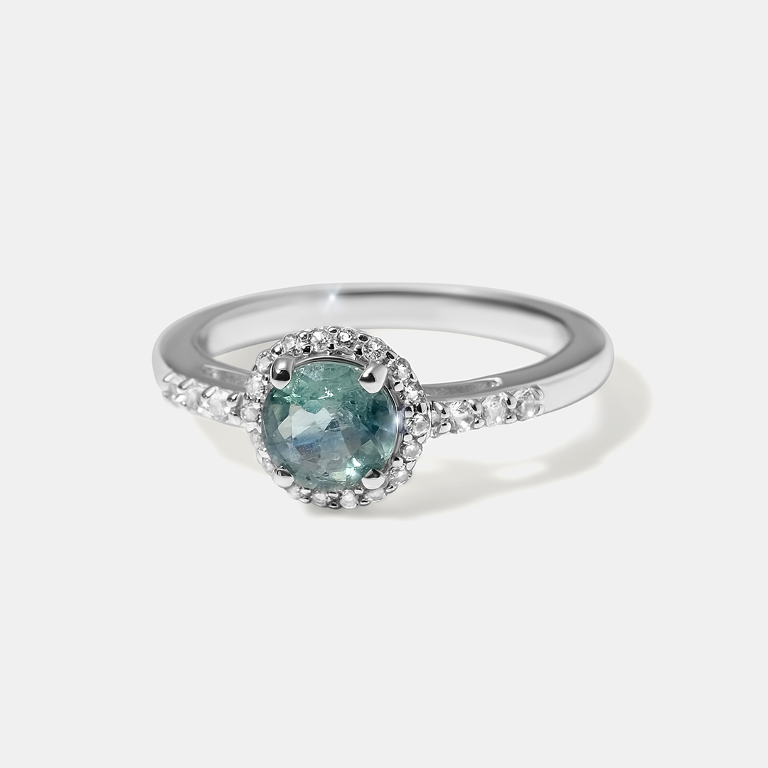 Серебряное кольцо с кианитом