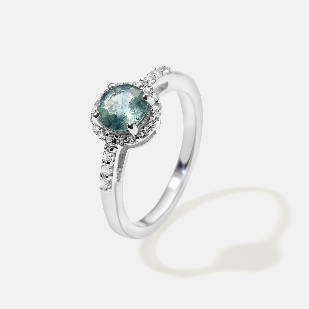Серебряное кольцо с кианитом