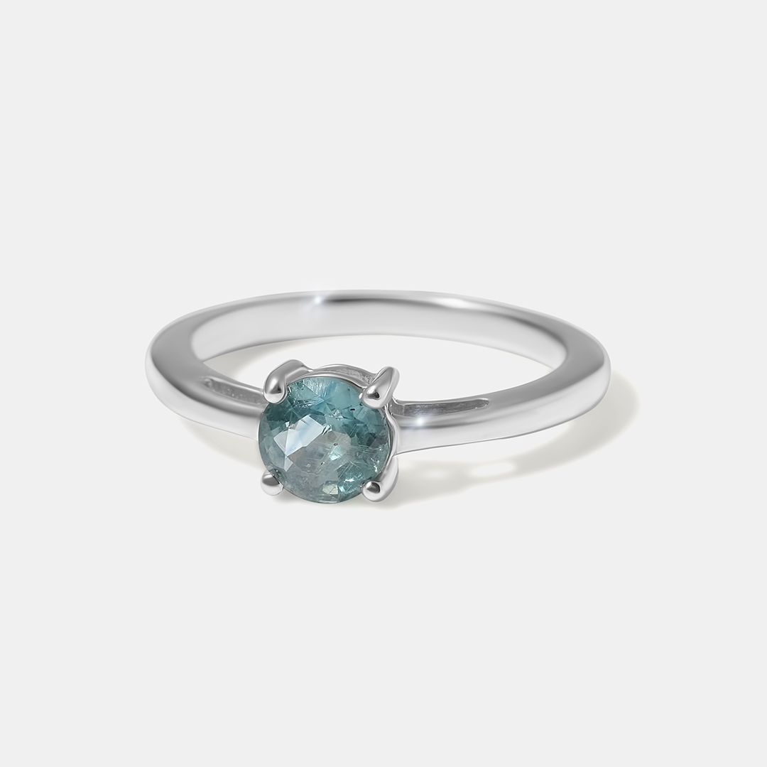Серебряное кольцо с кианитом