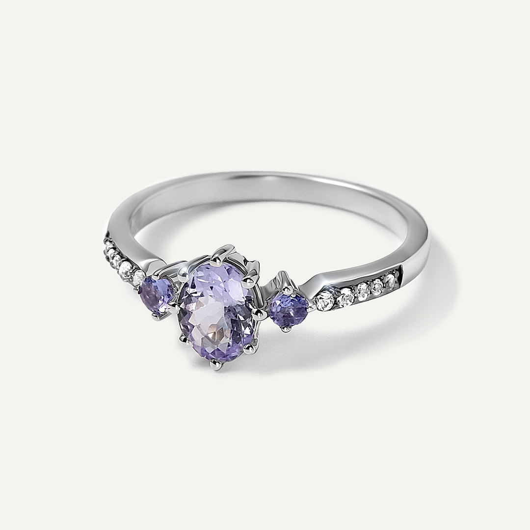 Серебряное кольцо с танзанитами