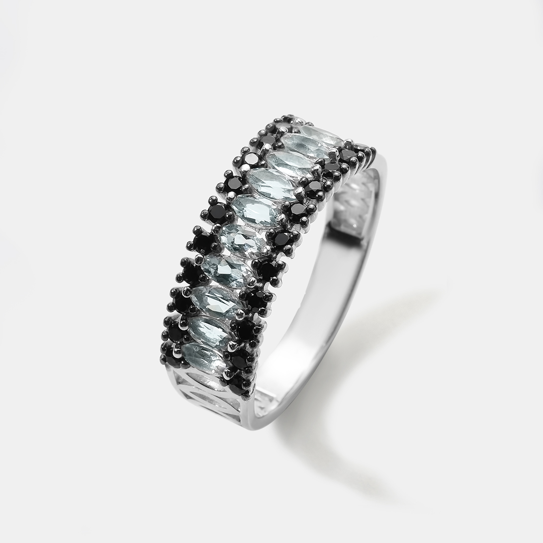 Серебряное кольцо с топазами и шпинелью