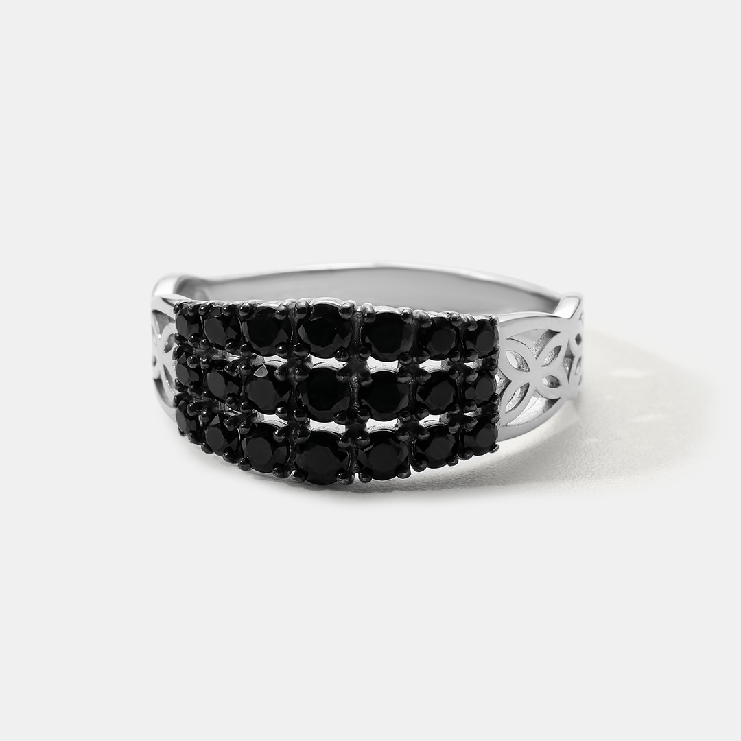 Серебряное кольцо со шпинелью