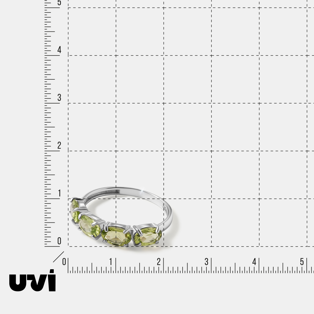 Серебряное кольцо с хризолитами