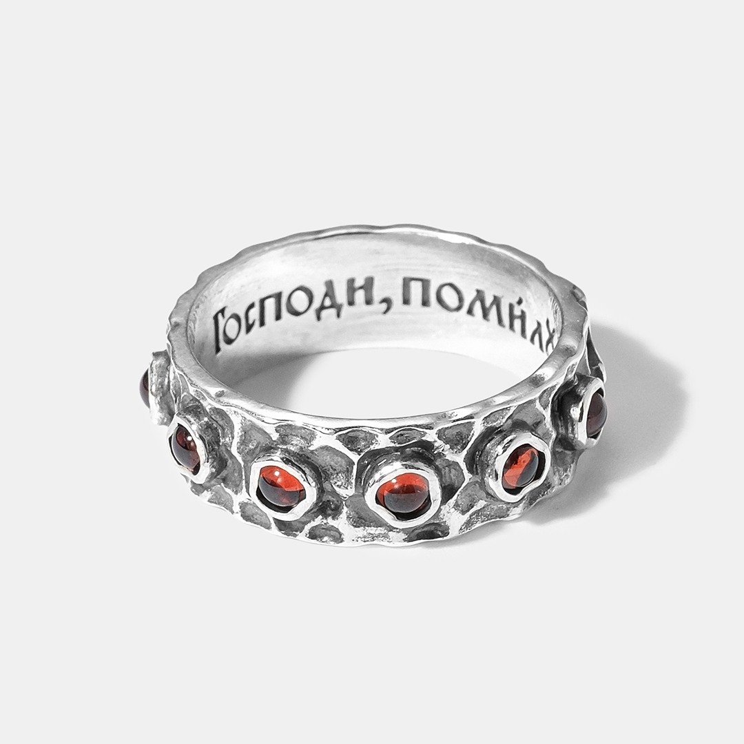 Серебряное кольцо с гранатами "Крестик"