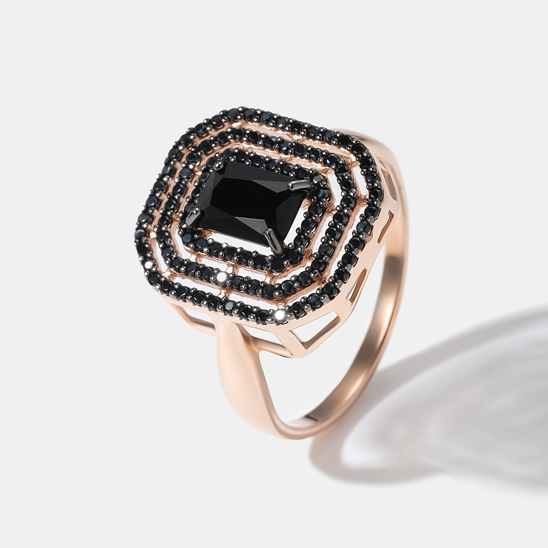Серебряное кольцо со шпинелью