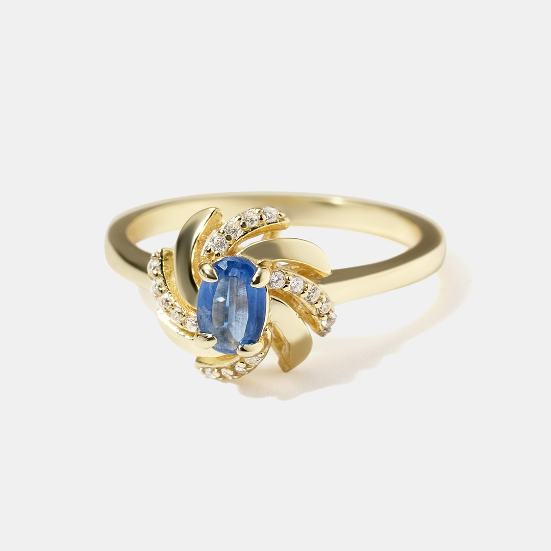 Серебряное кольцо с кианитом