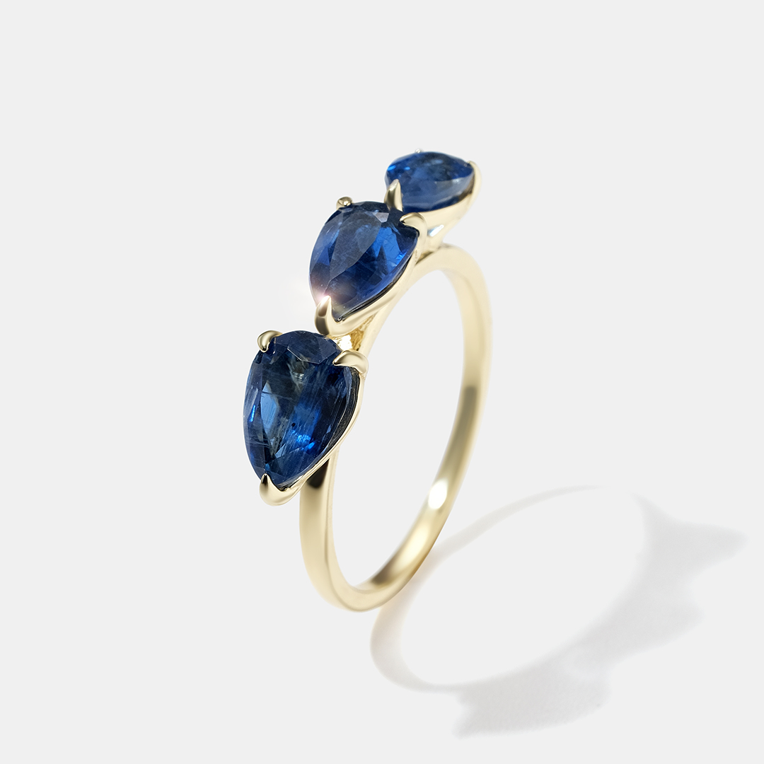 Серебряное кольцо с кианитами