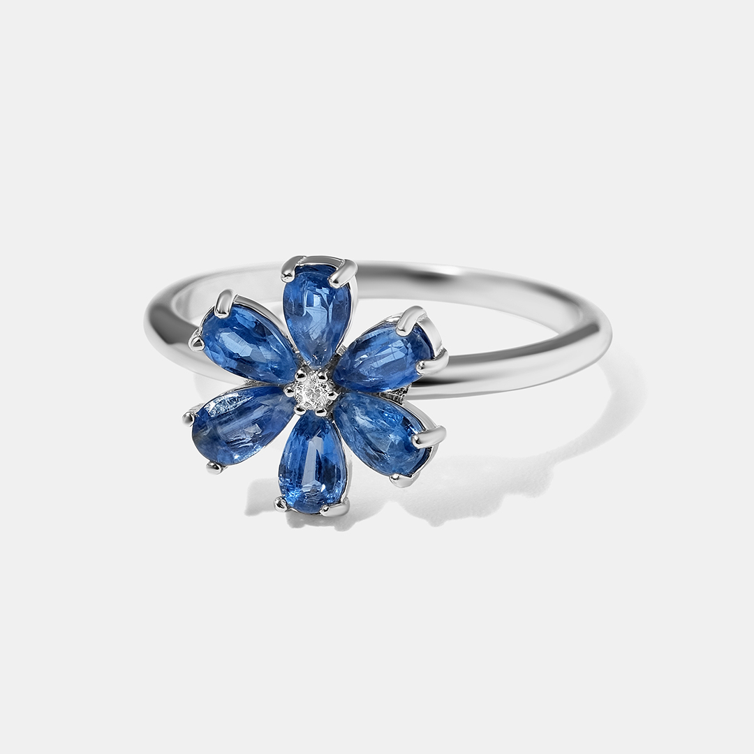 Серебряное кольцо с кианитами "Цветок"