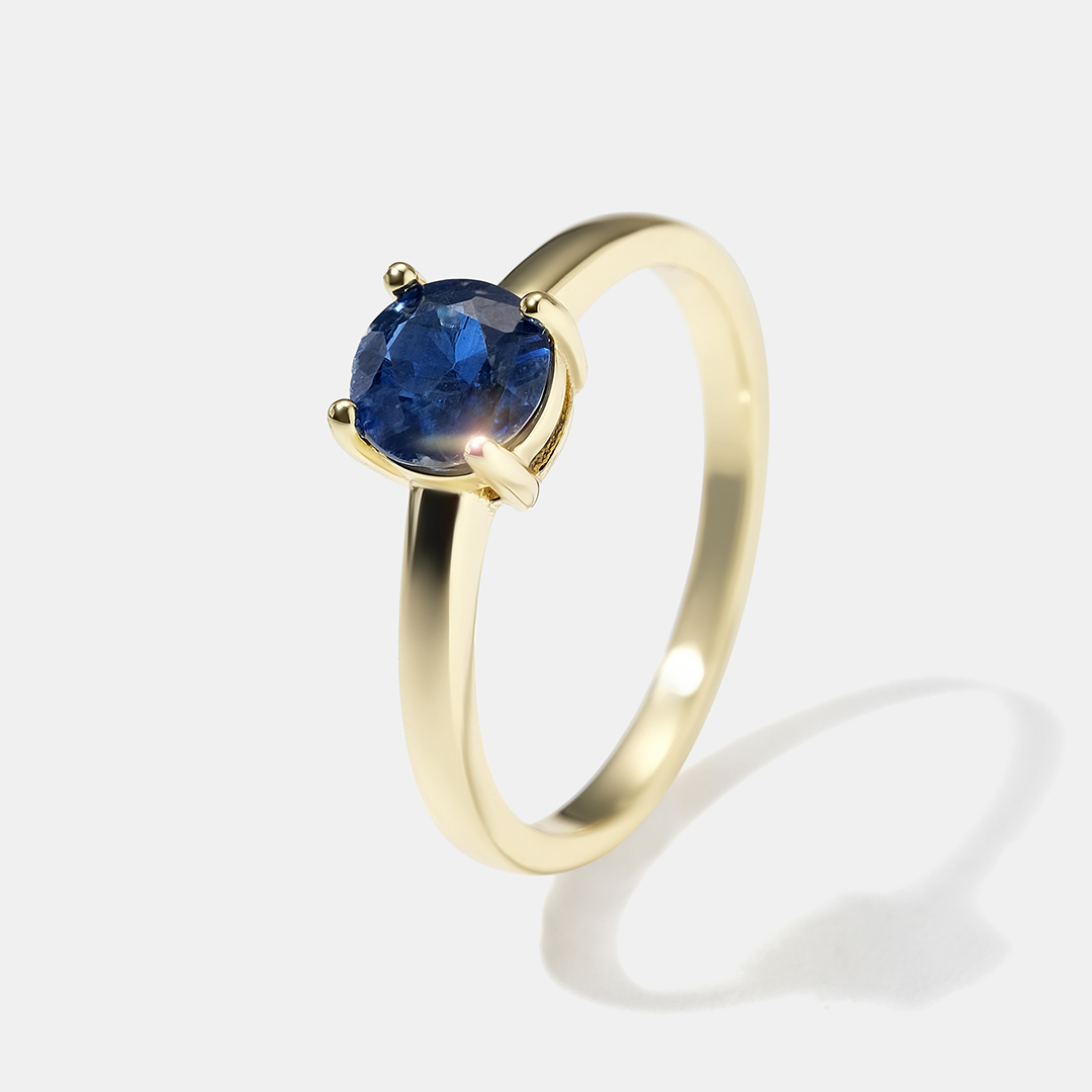 Серебряное кольцо с кианитом