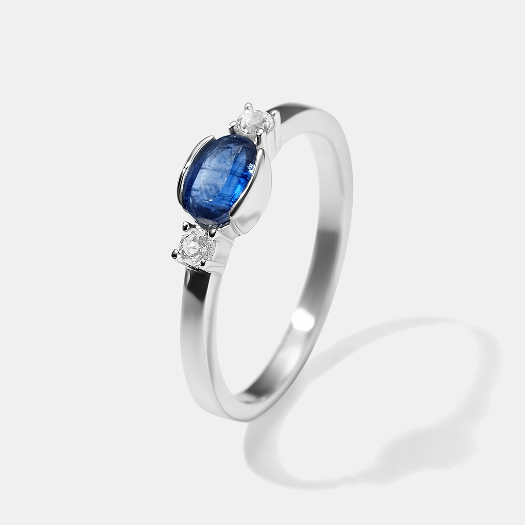 Серебряное кольцо с кианитом