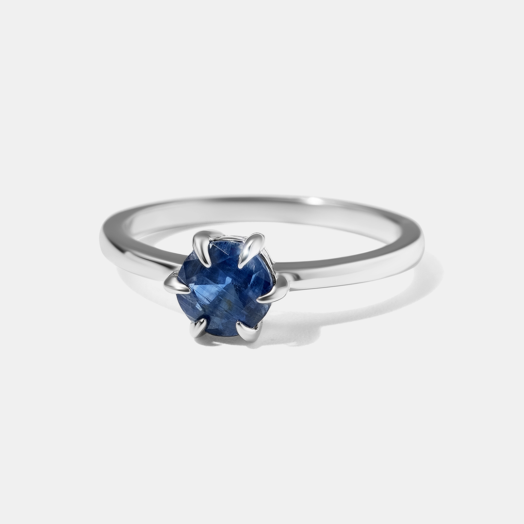 Серебряное кольцо с кианитом