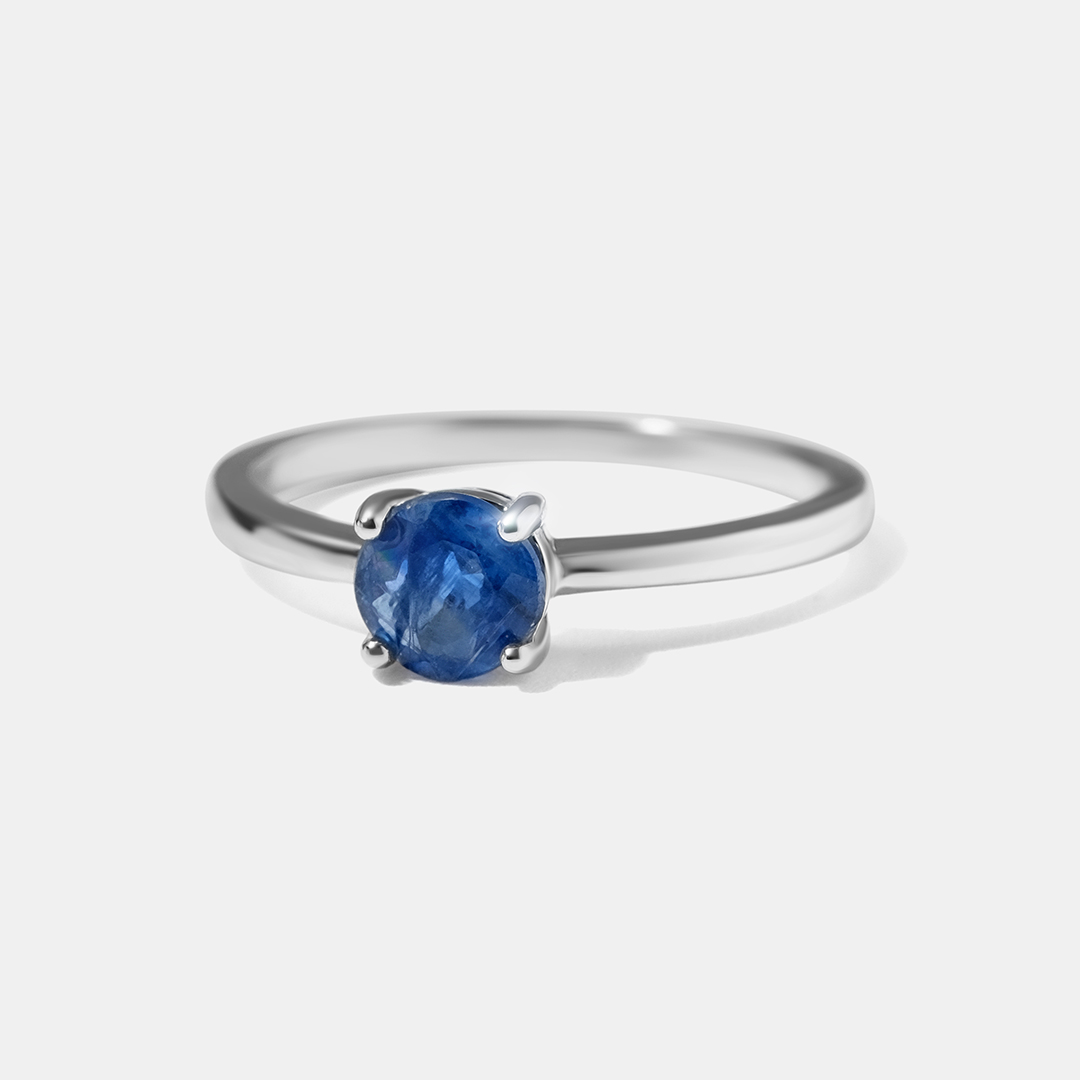 Серебряное кольцо с кианитом