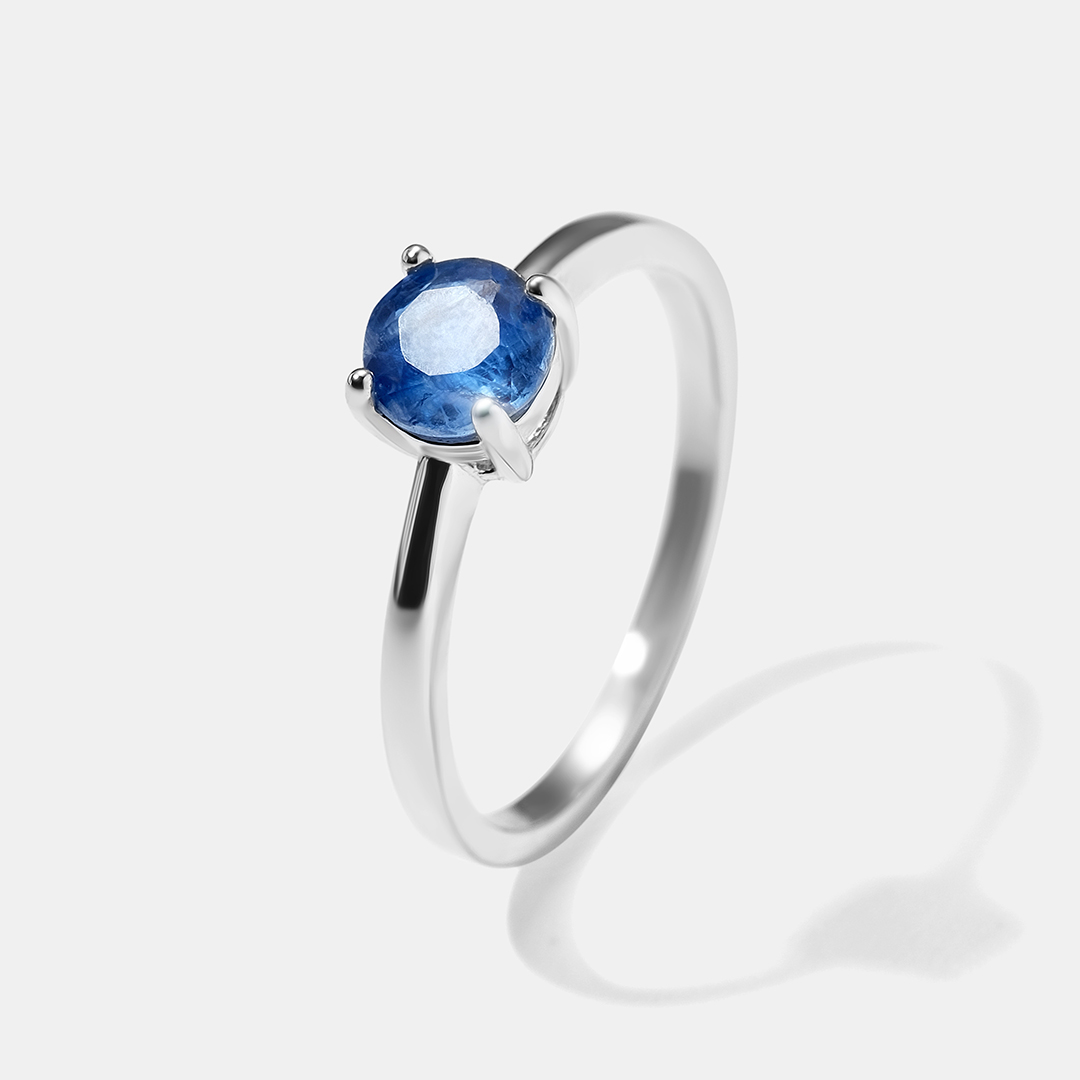 Серебряное кольцо с кианитом