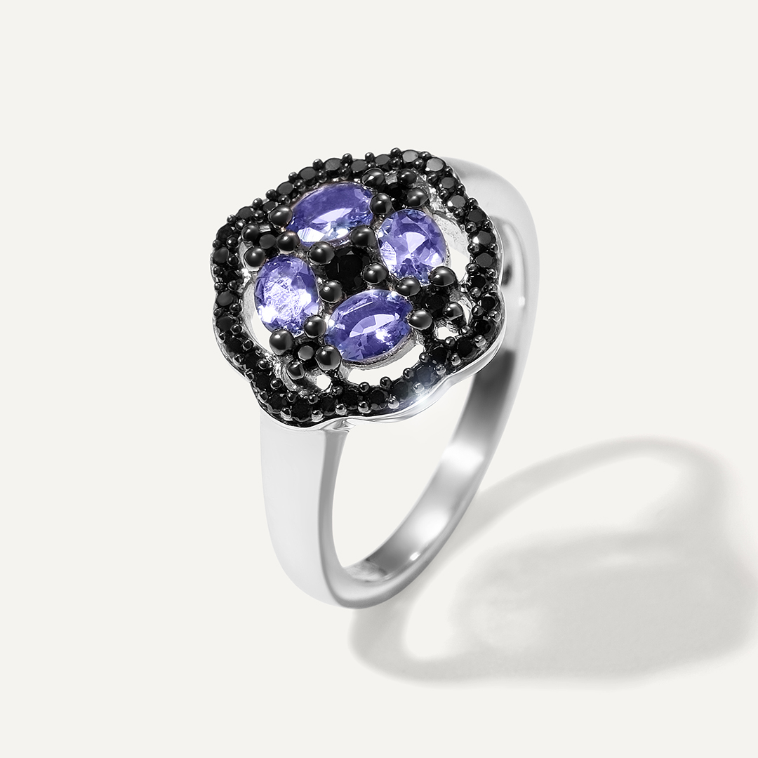 Серебряное кольцо с танзанитами