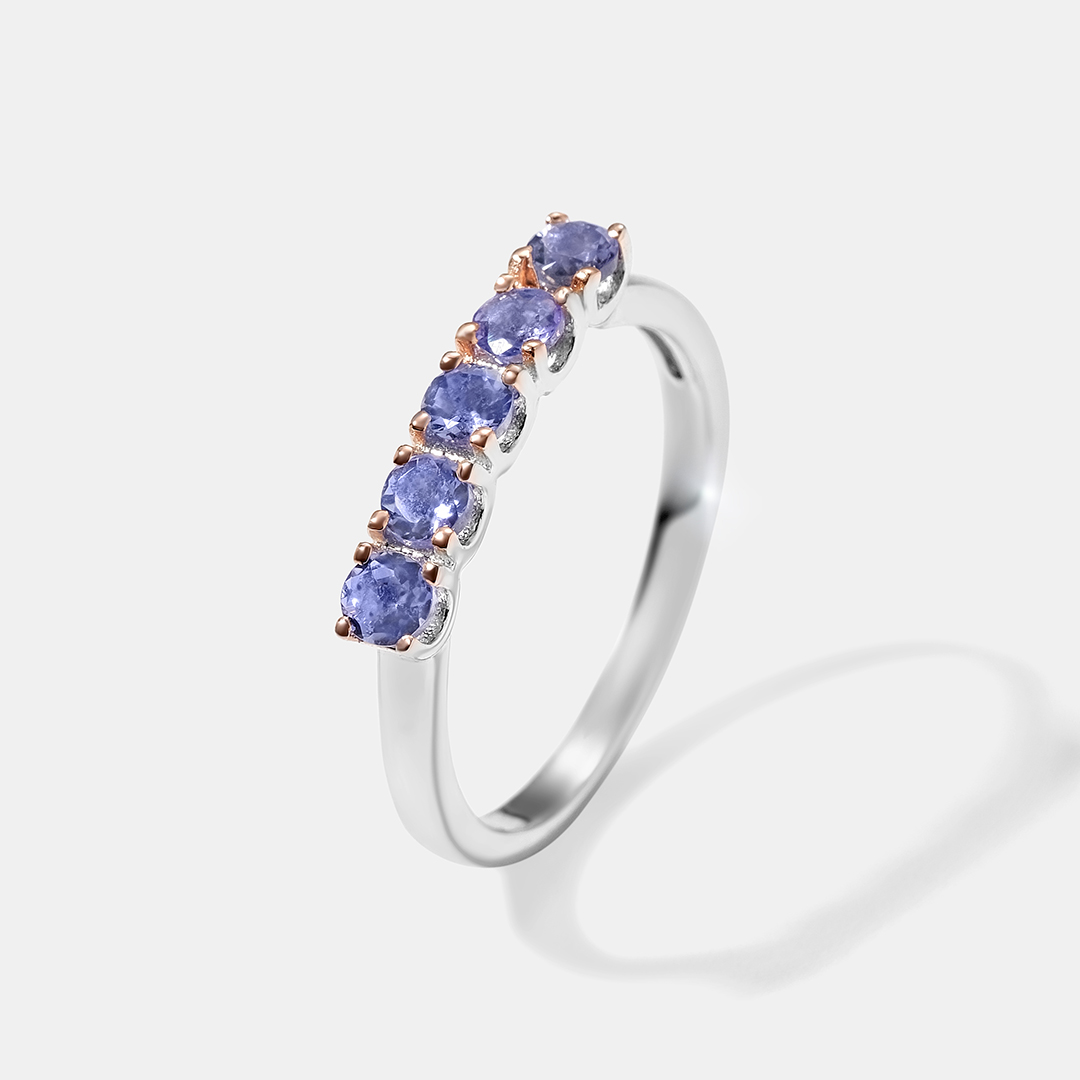 Серебряное кольцо с танзанитами