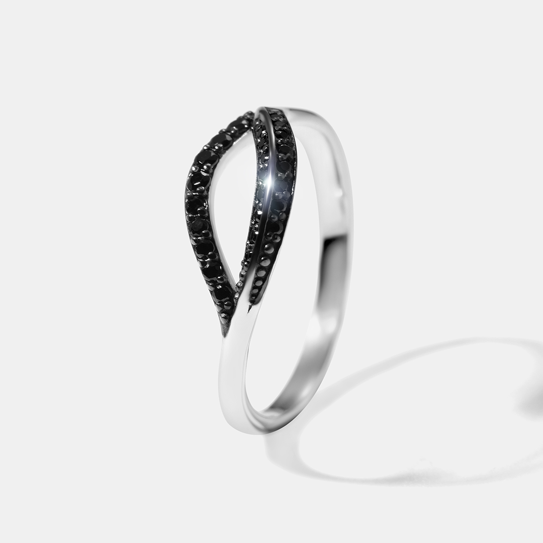 Серебряное кольцо со шпинелью