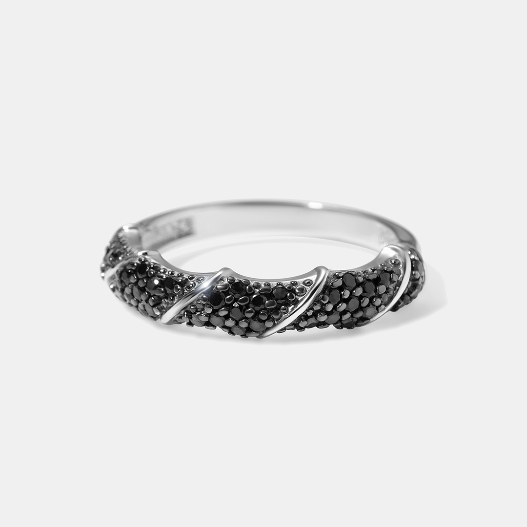 Серебряное кольцо со шпинелью