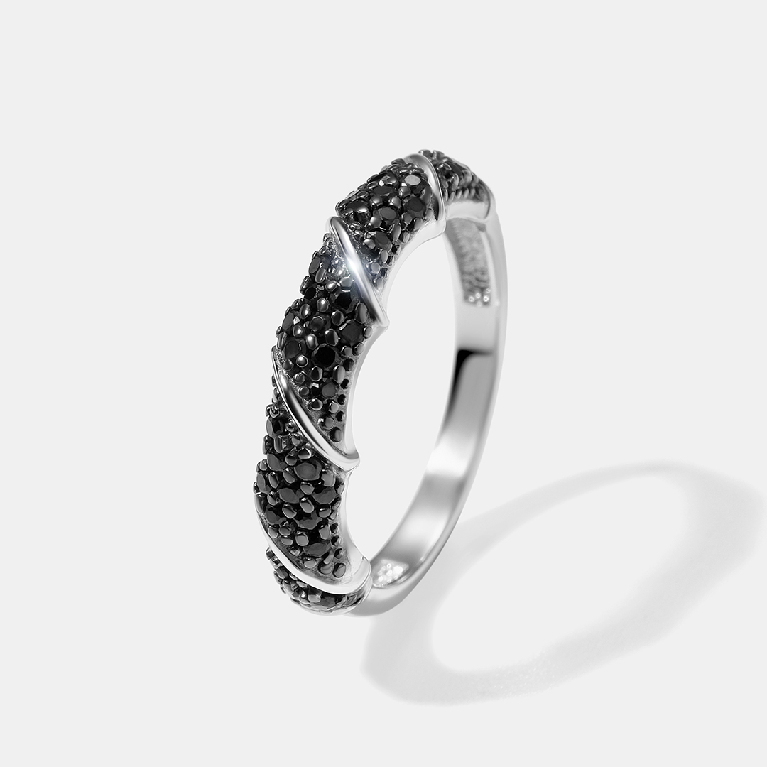 Серебряное кольцо со шпинелью