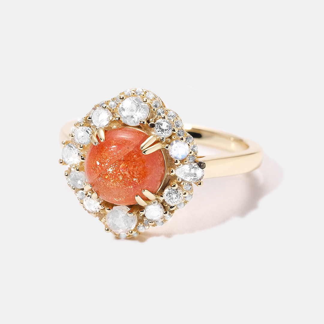 Серебряное кольцо с солнечным камнем