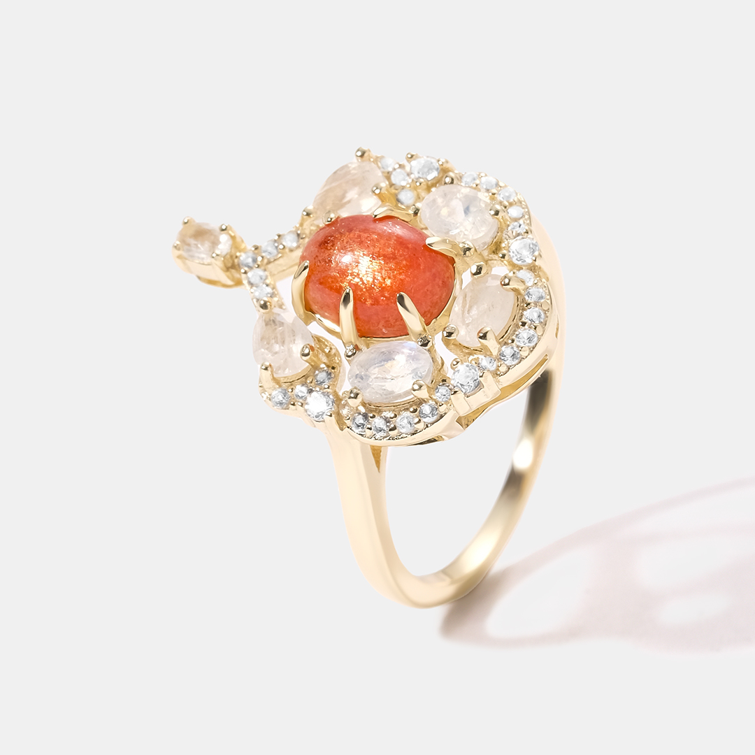 Серебряное кольцо с солнечным камнем