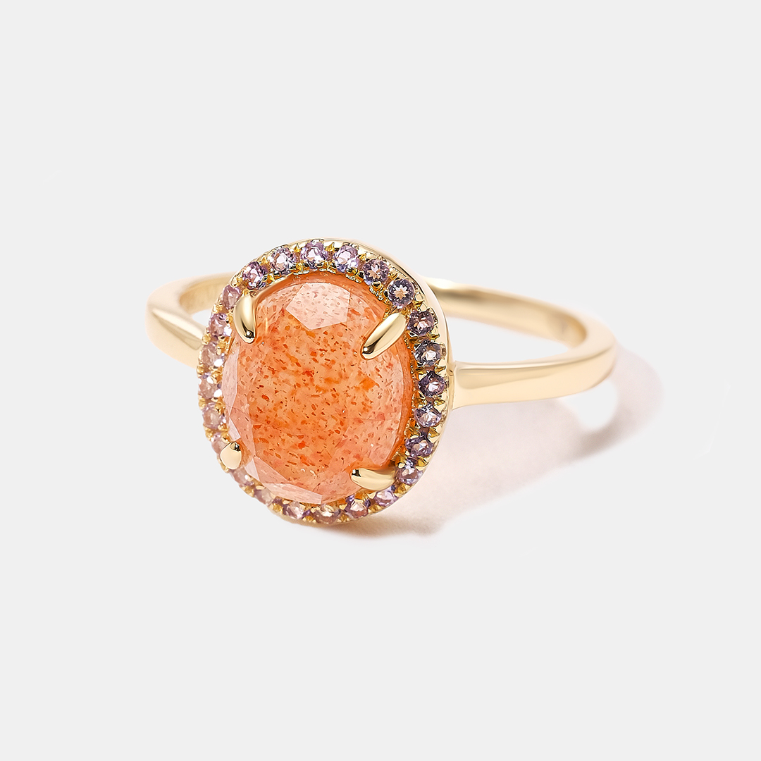 Серебряное кольцо с солнечным камнем
