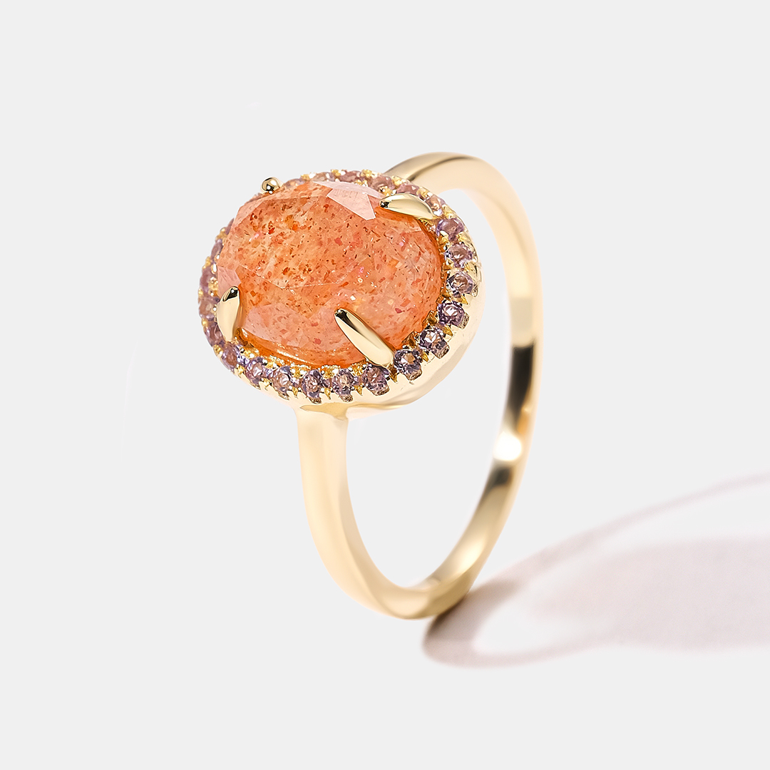 Серебряное кольцо с солнечным камнем