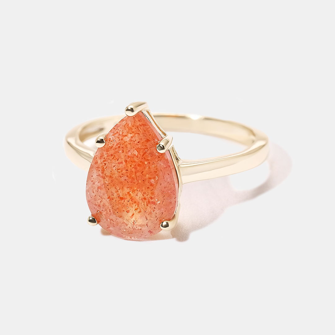 Серебряное кольцо с солнечным камнем