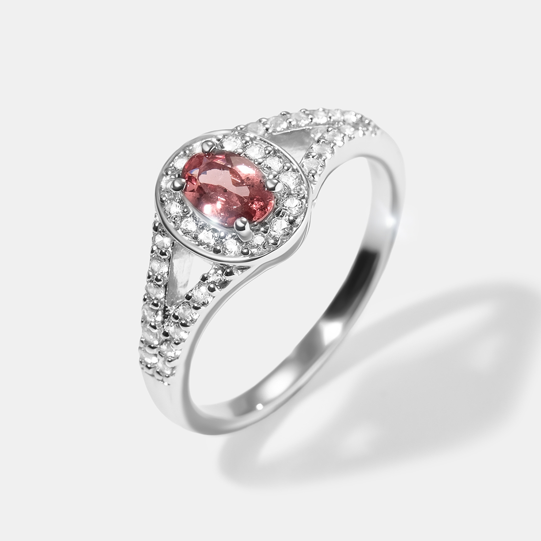 Серебряное кольцо с гранатом