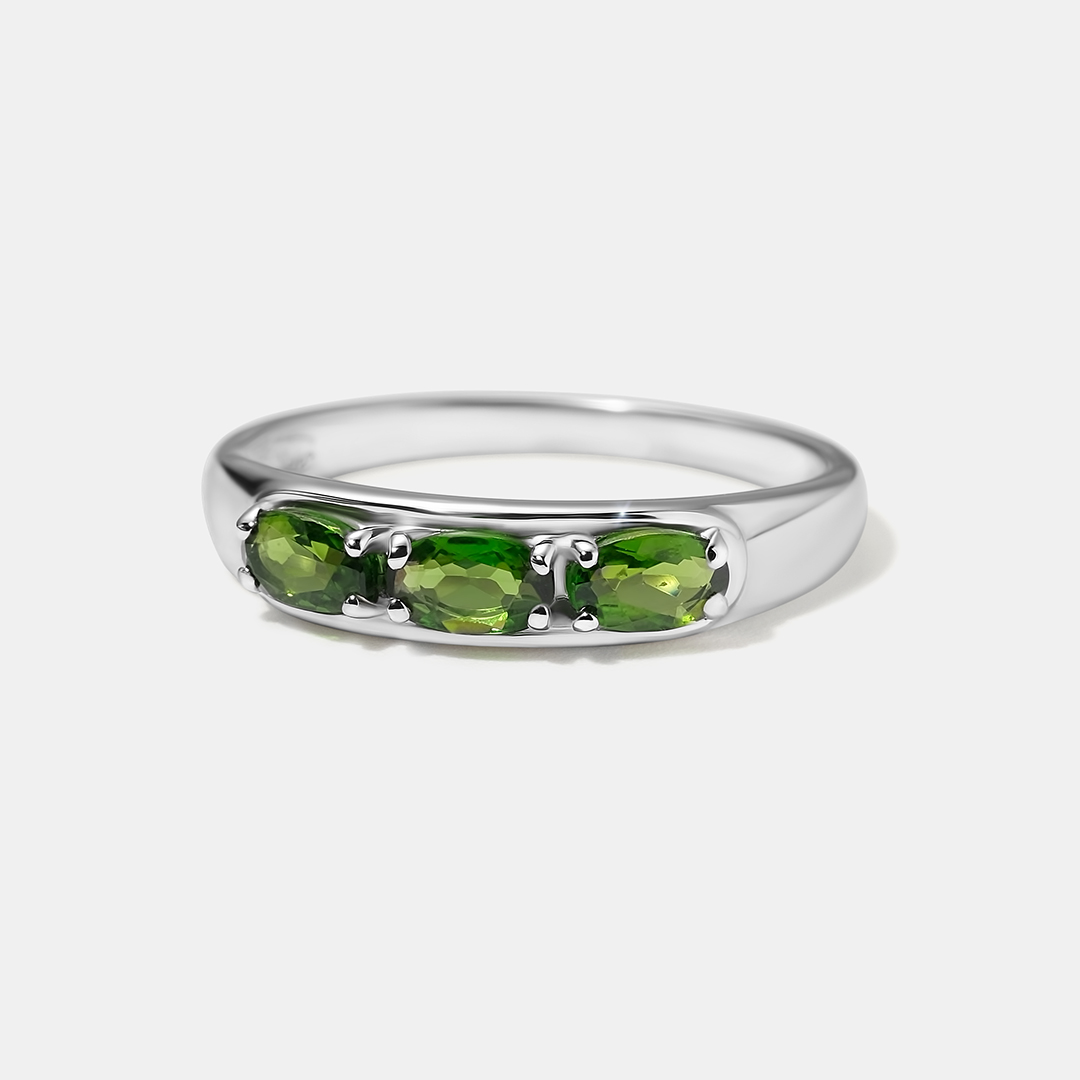 Серебряное кольцо с хромдиопсидами