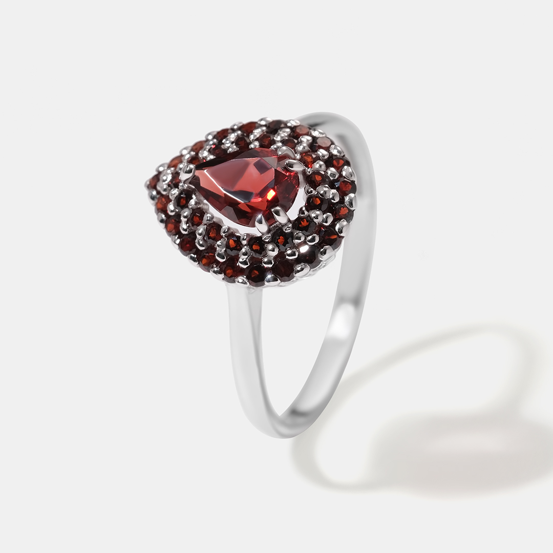 Серебряное кольцо с гранатами Мозамбик