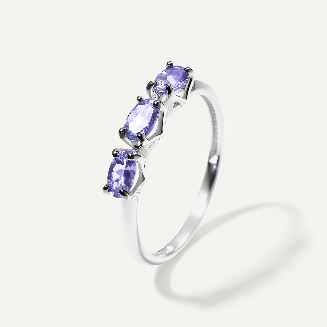 Серебряное кольцо с танзанитами