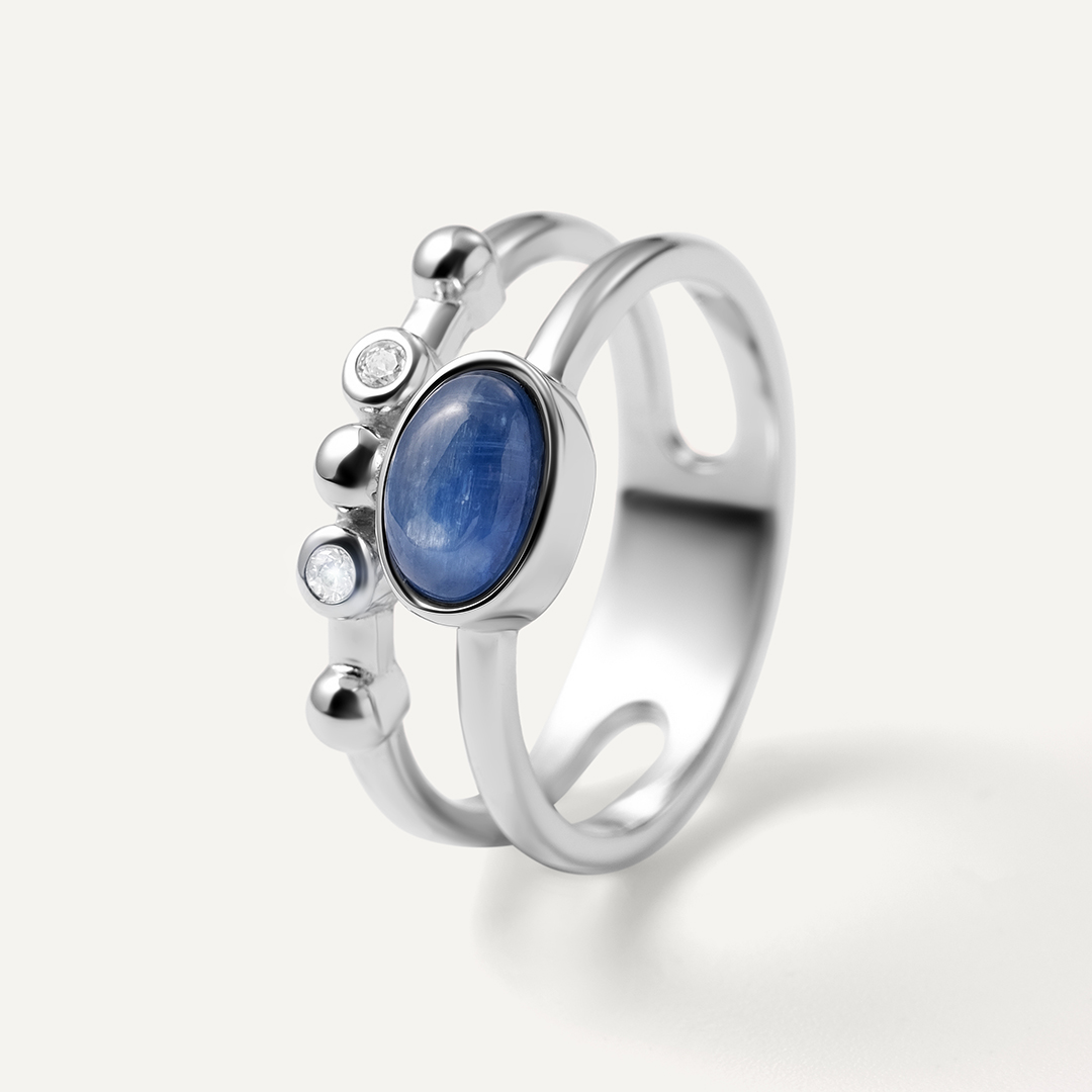 Серебряное кольцо с кианитом