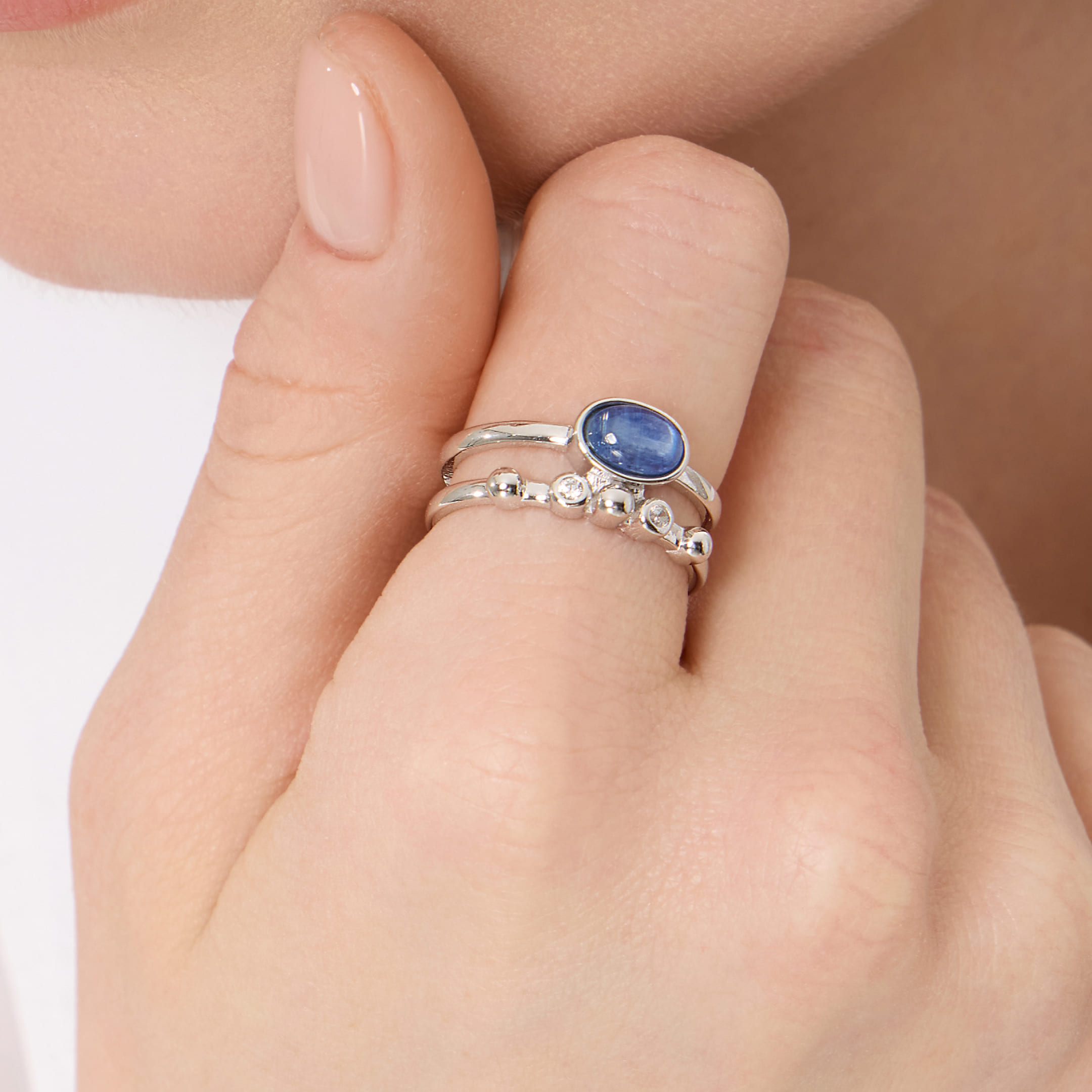 Серебряное кольцо с кианитом