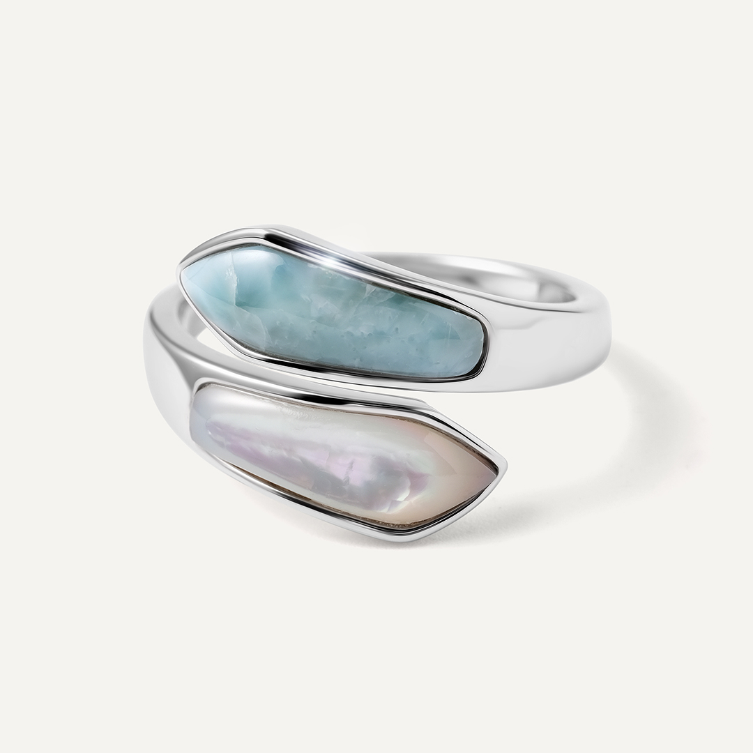 Серебряное кольцо с ларимаром и перламутром