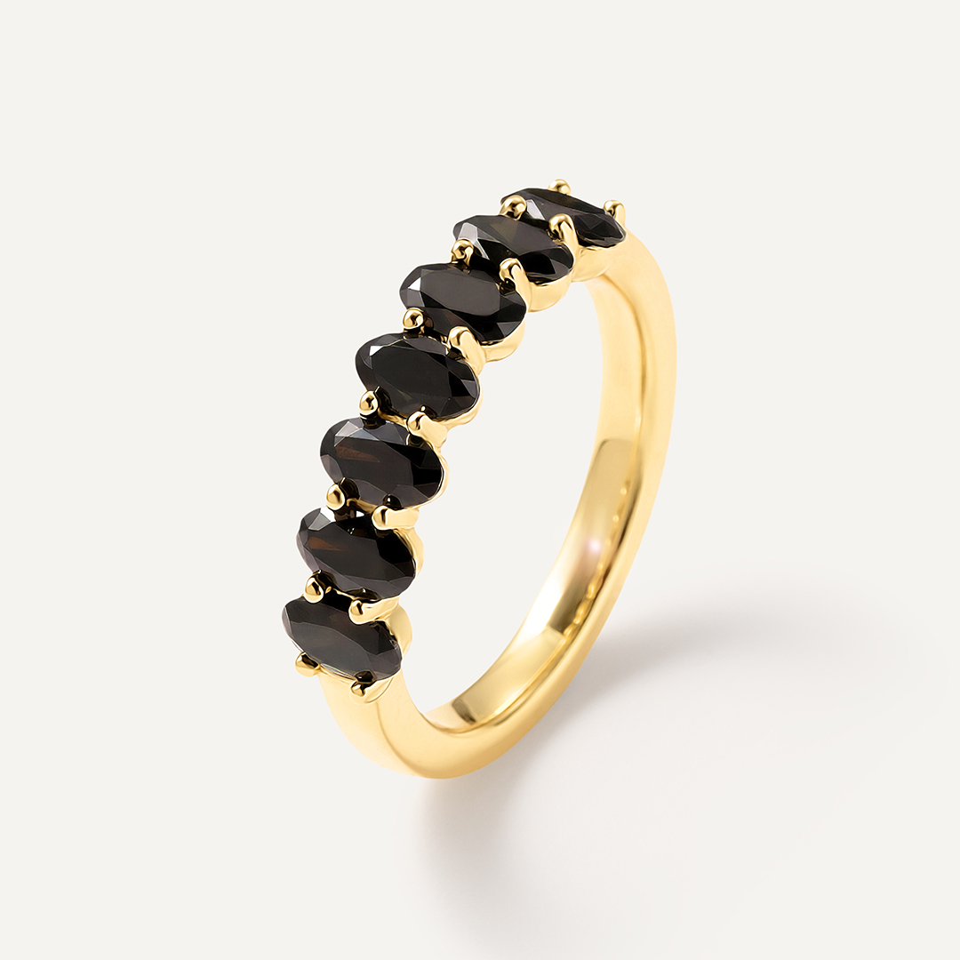 Серебряное кольцо с муассанитами