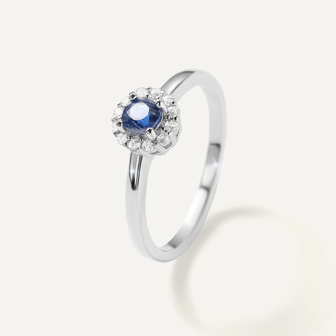 Серебряное кольцо с кианитом