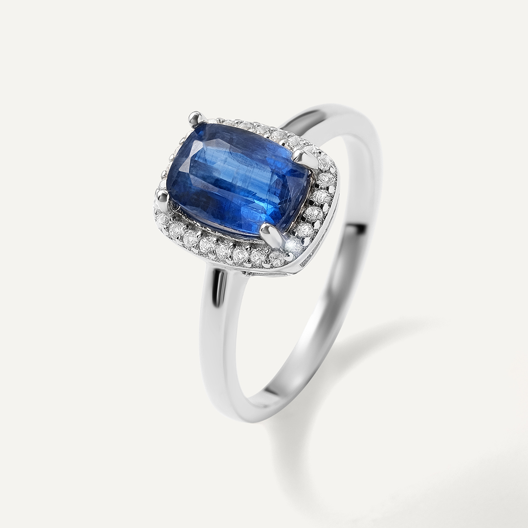 Серебряное кольцо с кианитом