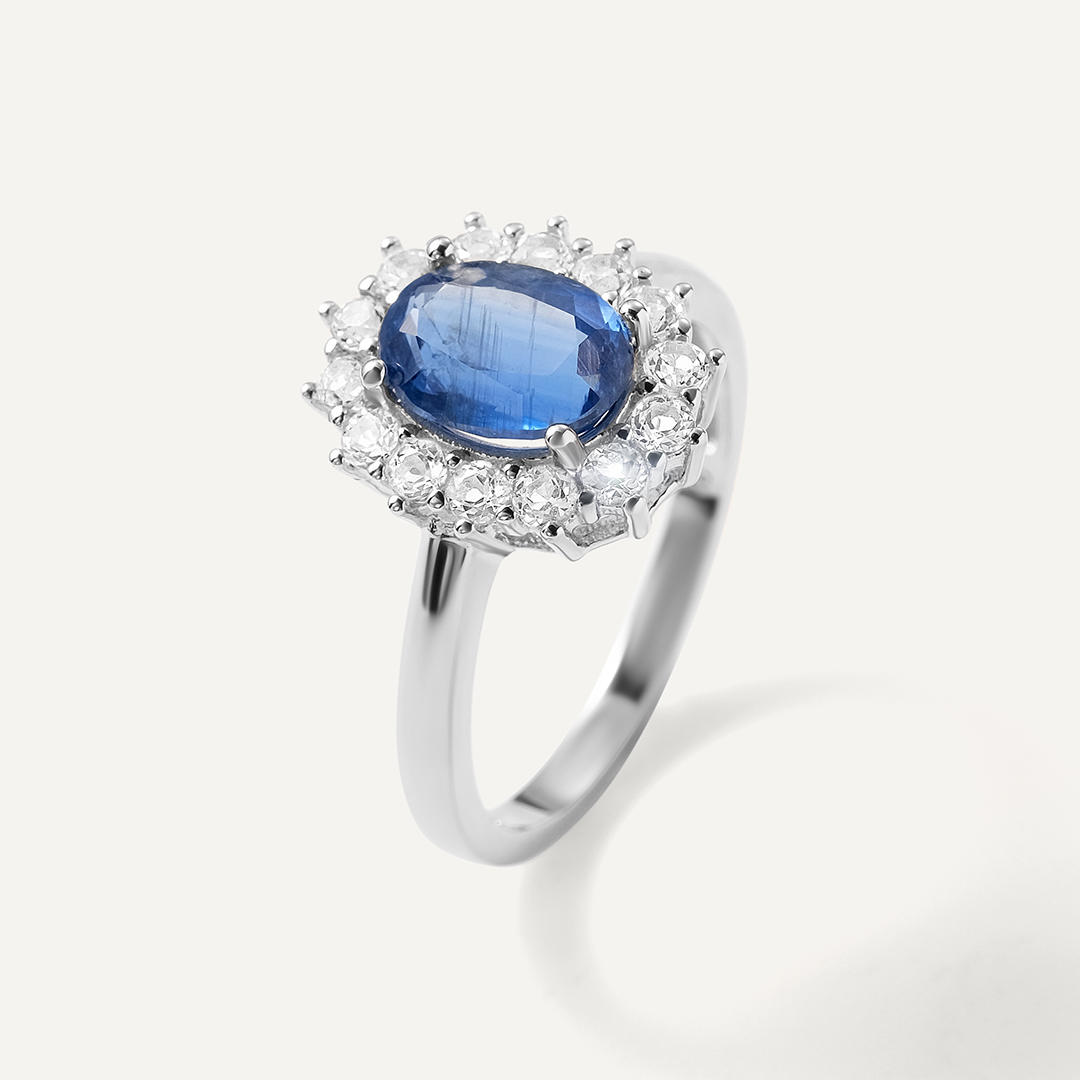 Серебряное кольцо с кианитом