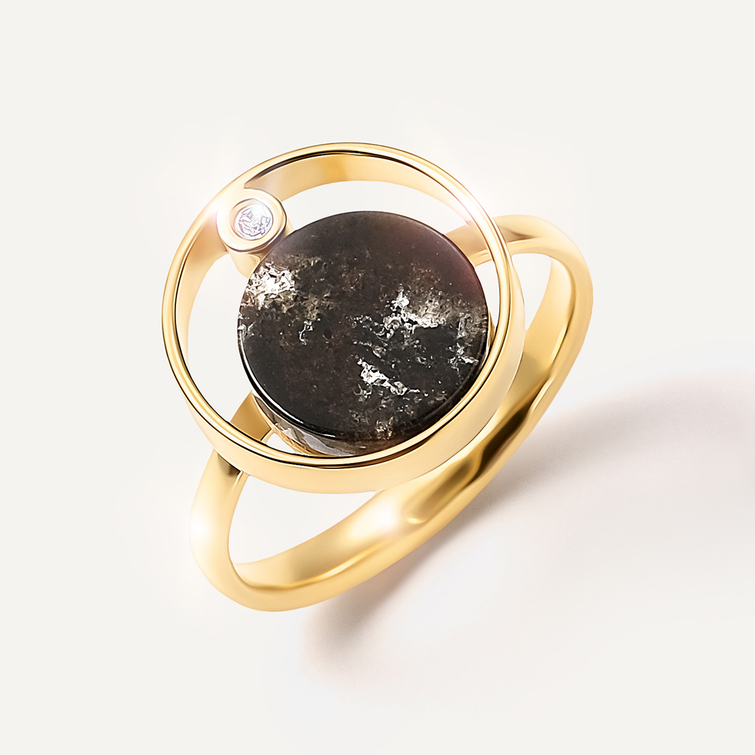 Серебряное кольцо с янтарем