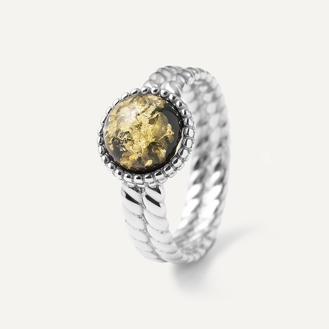 Серебряное кольцо с зеленым янтарем