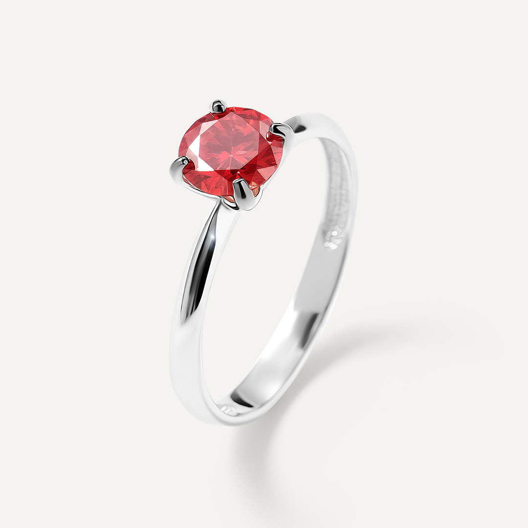 Серебряное кольцо с муассанитом