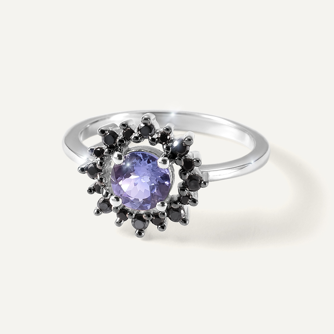 Серебряное кольцо с танзанитом "Цветок"