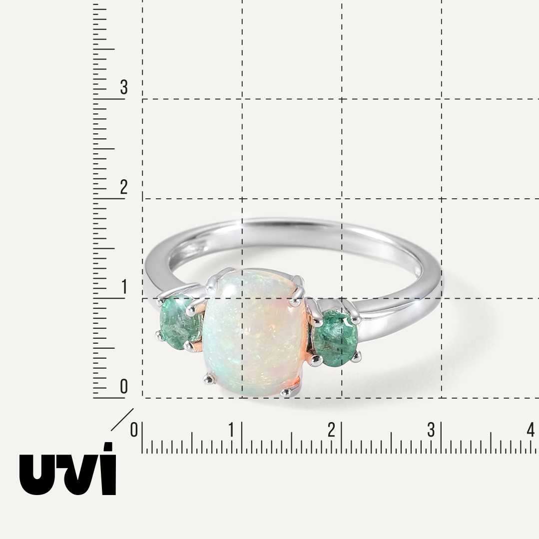 Серебряное кольцо с опалом и изумрудами