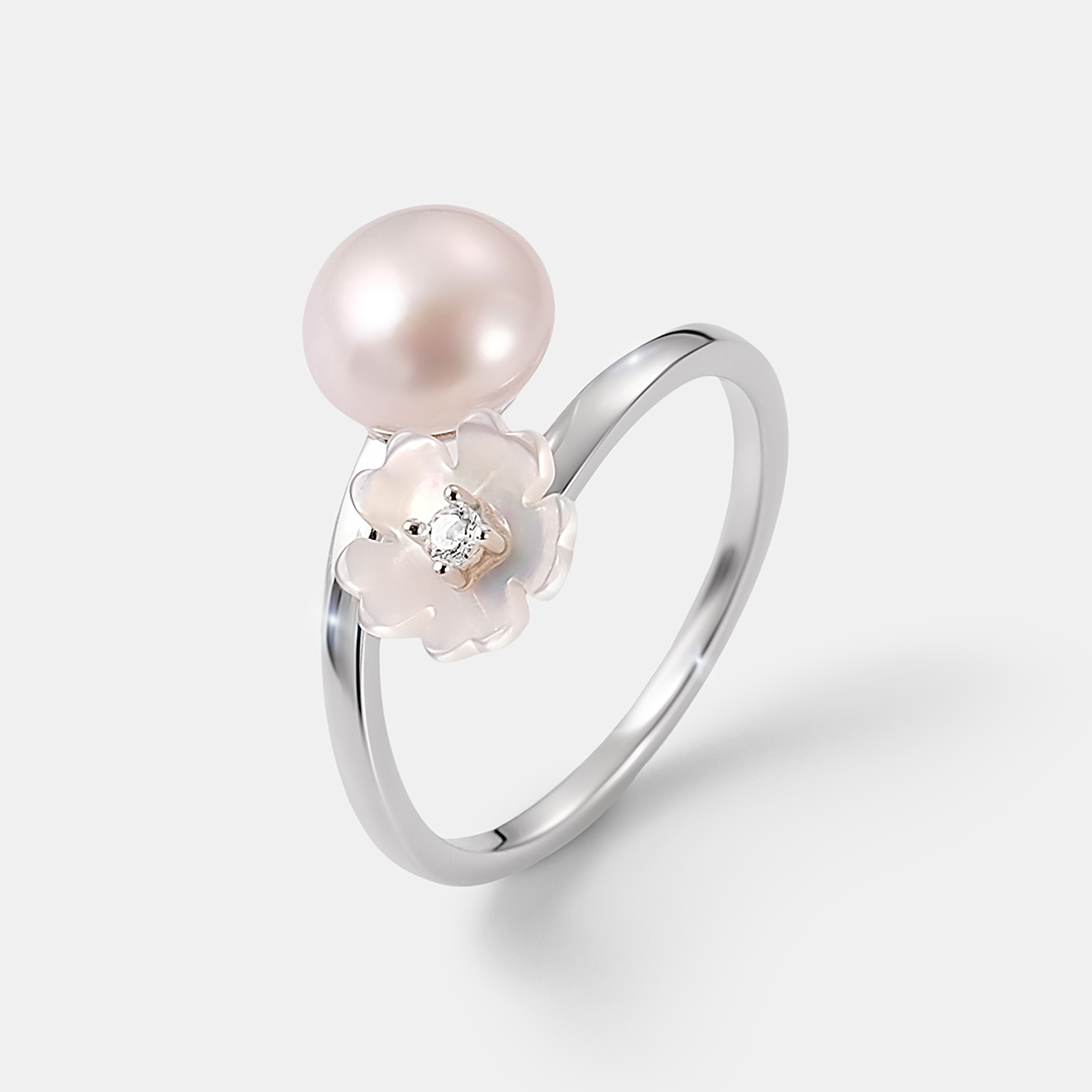 Серебряное кольцо с жемчугом "Цветок"