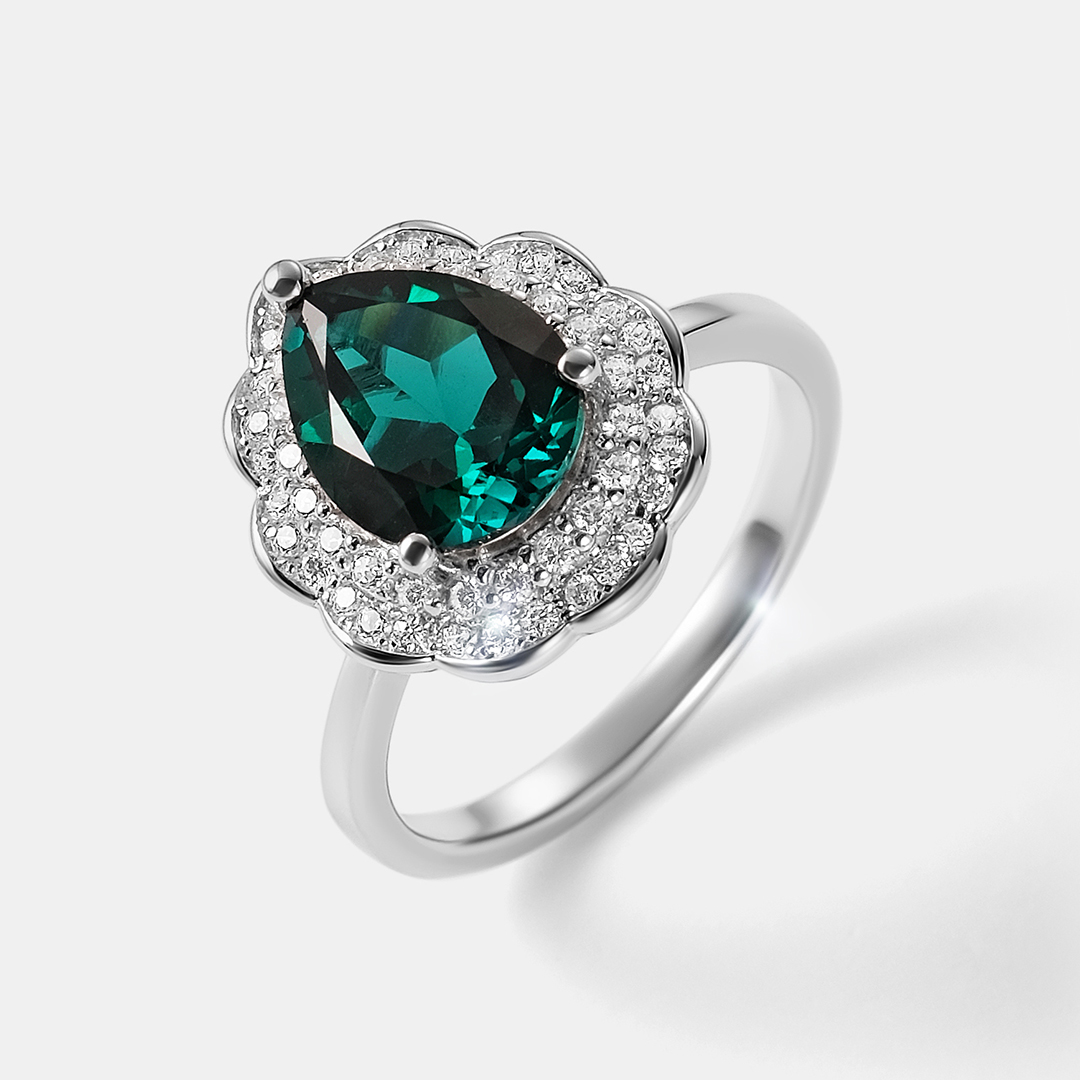 Серебряное кольцо с выращенным изумрудом