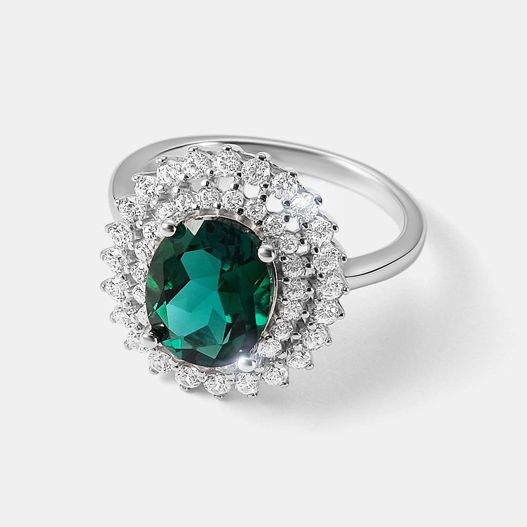 Серебряное кольцо с выращенным изумрудом