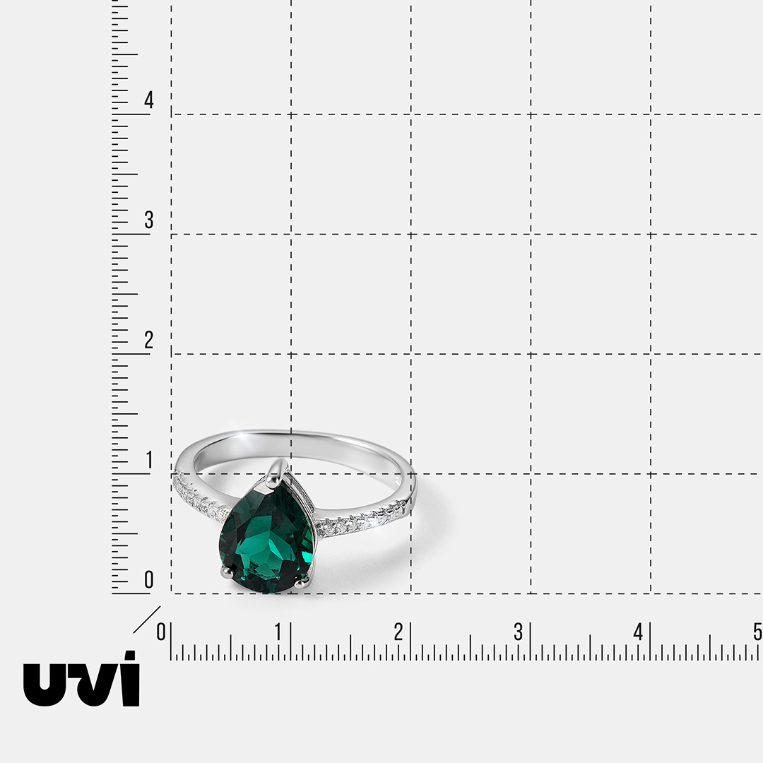 Серебряное кольцо с выращенным изумрудом