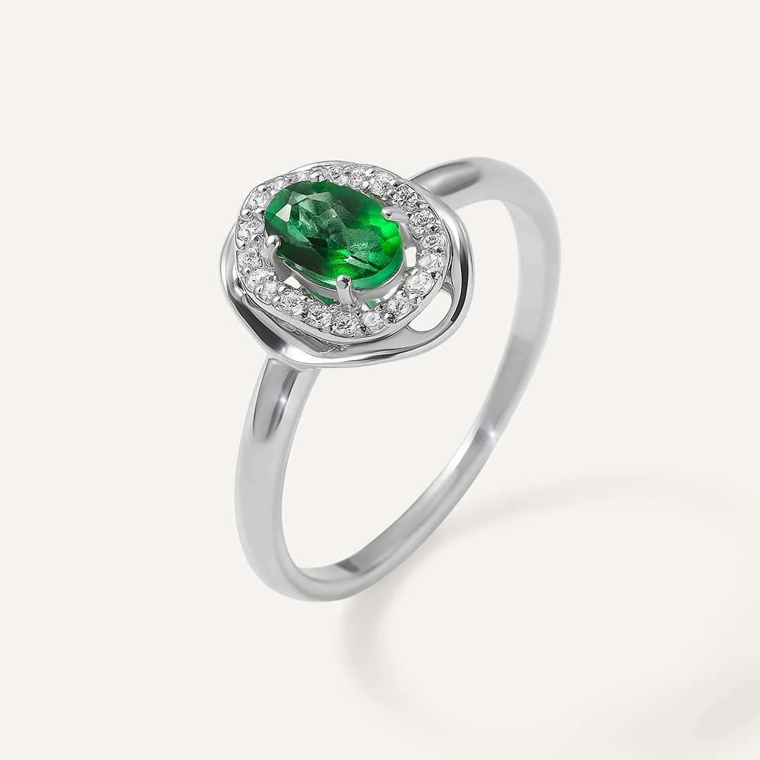 Серебряное кольцо с зеленым топазом