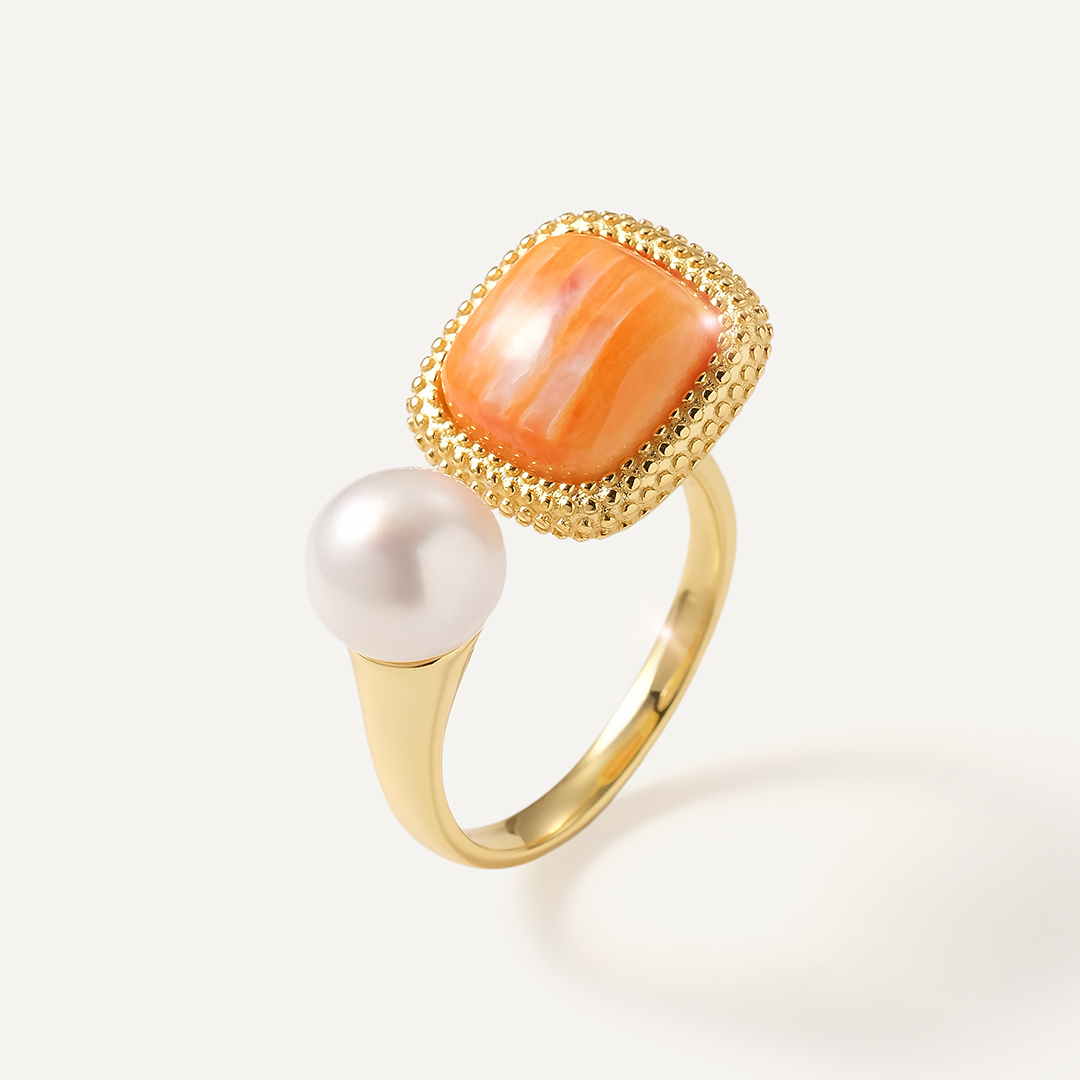 Серебряное незамкнутое кольцо с огненным королевским спондилюсом и жемчугом