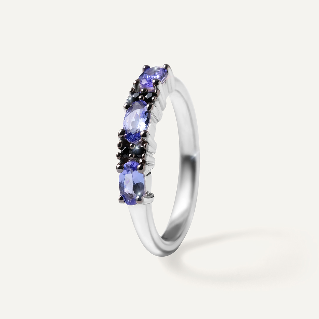 Серебряное кольцо с танзанитами
